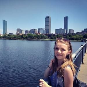 Meet your Posher, Adelina